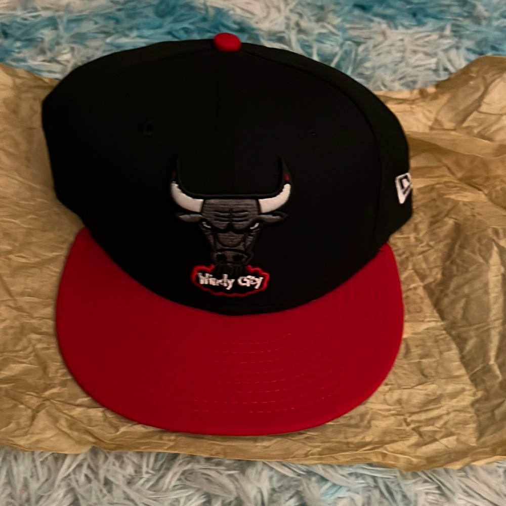 New era Chicago Bulls. Red White. Grey. cap 7 5/8